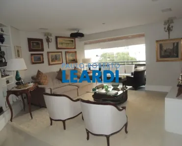 Apartamento com 3 Quartos à venda, 240m² no Campo Belo, São Paulo