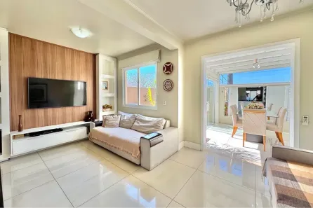 Sobrado com 3 Quartos à venda, 134m² no Estância Velha, Canoas