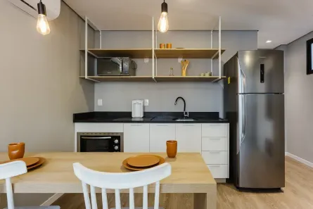 Apartamento com 1 Quarto para alugar, 24m² no Centro, Florianópolis