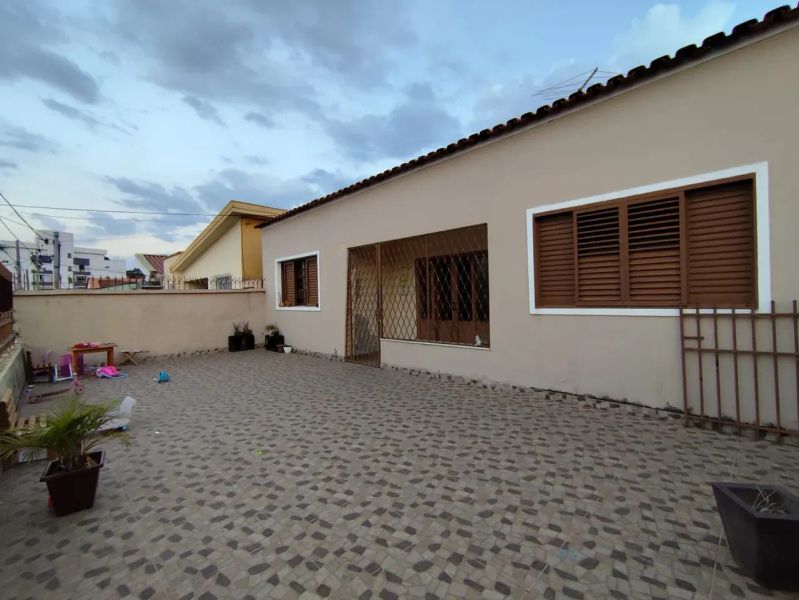 Casa com 4 quartos — Carlos Prates, Belo Horizonte