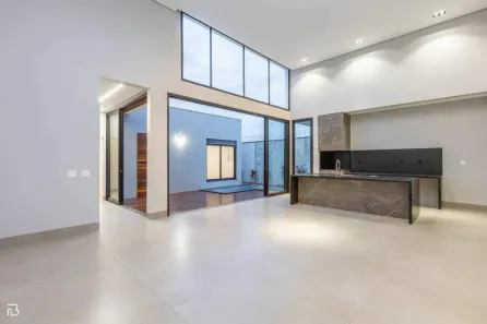 Casa com 3 Quartos à venda, 210m² no Grand Ville, Uberlândia