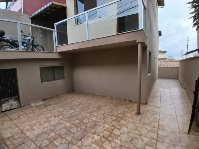 Casa com 3 Quartos à venda, 419m² no Heliópolis, Belo Horizonte