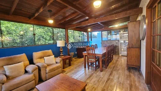 Casa com 3 Quartos para alugar, 270m² no São João do Rio Vermelho, Florianópolis