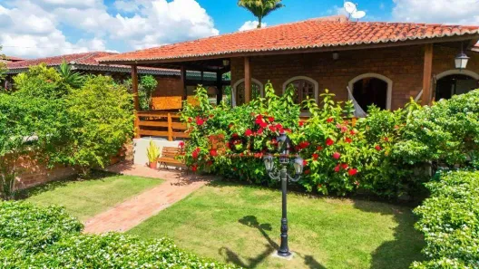 Casa de Condomínio com 4 Quartos à venda, 200m² no Alpes Suiços, Gravatá