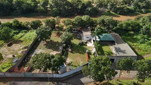 Fazenda/Sítio com 3 Quartos à venda, 1200m² no , Simolândia