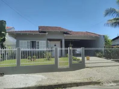 Casa com 4 Quartos à venda, 187m² no Bom Retiro, Joinville