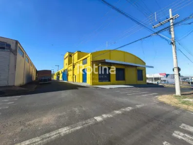 Galpão/Depósito/Armazém para alugar, 2000m² no Custódio Pereira, Uberlândia