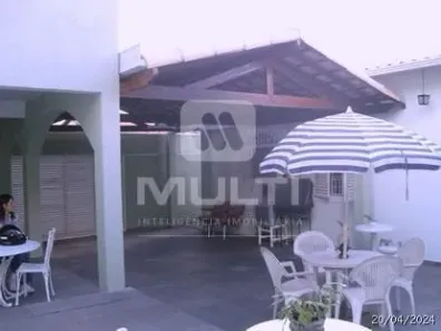 Casa com 3 Quartos à venda, 220m² no Umuarama, Uberlândia