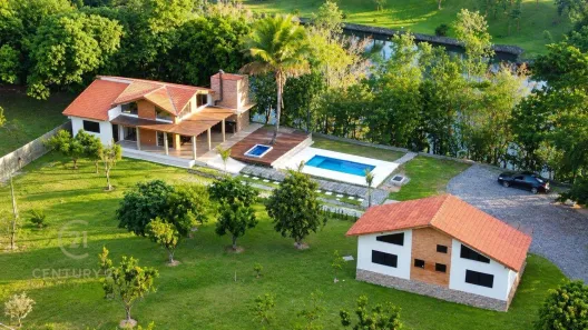 Fazenda/Sítio com 4 Quartos à venda, 300m² no Fazenda Palao (Alpes de Guararema), Guararema
