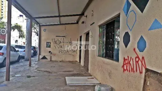 Prédio Comercial para alugar, 180m² no Centro, Uberlândia