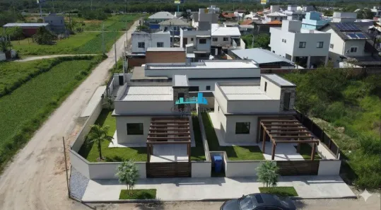 Casa com 2 Quartos à venda, 54m² no Carianos, Florianópolis