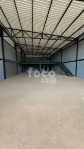 Galpão/Depósito/Armazém para alugar, 440m² no Novo Mundo, Uberlândia