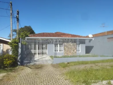 Casa com 3 Quartos para alugar, 94m² no São Braz, Curitiba