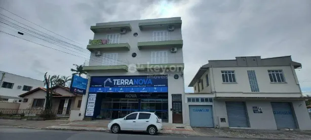 Apartamento com 3 Quartos para alugar, 94m² no Oficinas, Tubarão