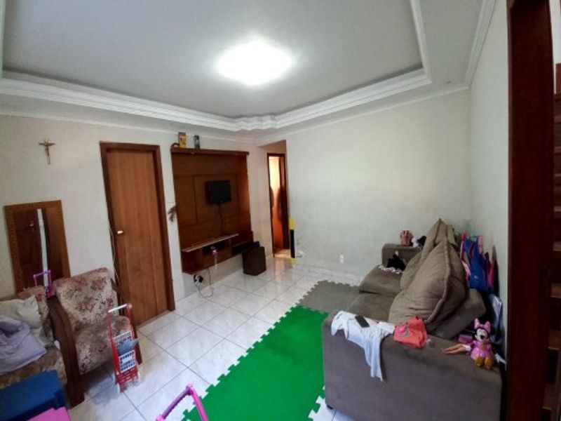 Casa com 4 quartos — Santa Mônica, Belo Horizonte