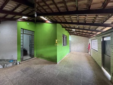 Casa com 3 Quartos à venda, 144m² no Jardim Candelária, Divinópolis