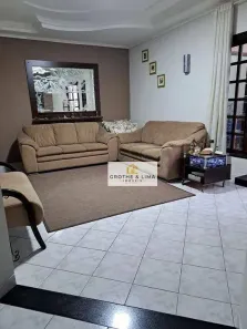 Sobrado com 3 Quartos à venda, 233m² no Residencial São Paulo, Jacareí