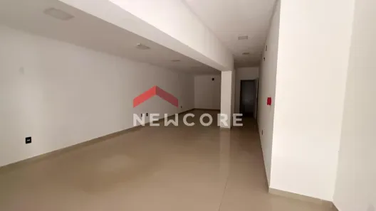 Sala Comercial à venda, 70m² no Meia Praia, Itapema