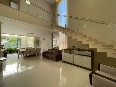 Casa de Condomínio com 3 Quartos à venda, 300m² no Jardins Madri, Goiânia