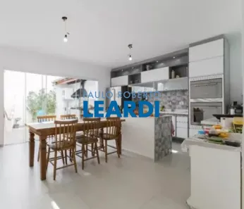 Casa com 3 Quartos à venda, 177m² no Vila Firmiano Pinto, São Paulo