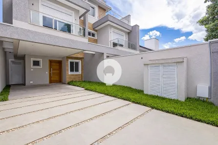 Sobrado com 4 Quartos à venda, 217m² no Ahú, Curitiba