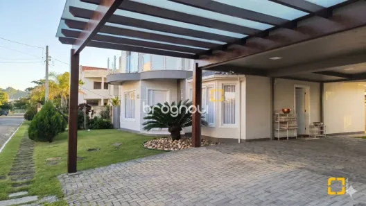 Casa de Condomínio com 3 Quartos à venda, 355m² no Morro das Pedras, Florianópolis