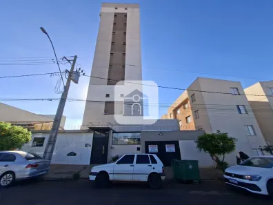 Apartamento com 2 Quartos para alugar, 45m² no Alto Umuarama, Uberlândia