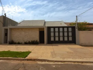 Casa com 3 Quartos à venda, 180m² no Santa Fé, Campo Grande