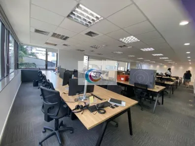 Sala Comercial para alugar, 245m² no Vila Olímpia, São Paulo