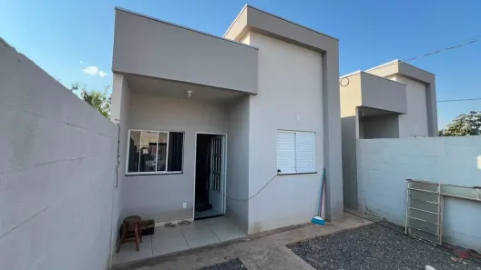 Casa com 2 Quartos para alugar, 70m² no Petrópolis, Várzea Grande