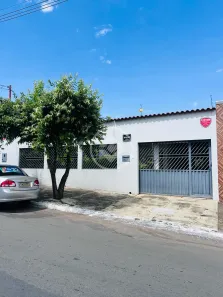 Casa com 4 Quartos à venda, 212m² no Jardim Roma, Caldas Novas