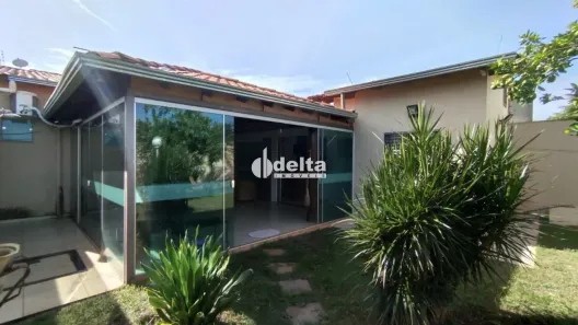Casa com 4 Quartos à venda, 222m² no Chácaras Tubalina e Quartel, Uberlândia