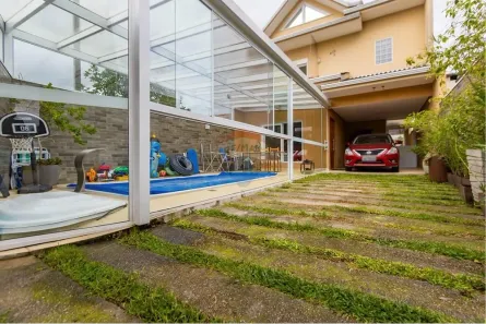Sobrado com 3 Quartos à venda, 232m² no Guabirotuba, Curitiba