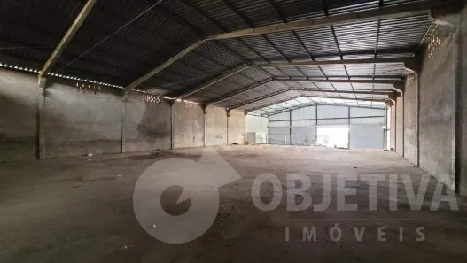 Galpão/Depósito/Armazém para alugar, 800m² no Nossa Senhora das Graças, Uberlândia