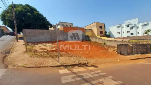 Lote/Terreno com 1 Quarto à venda, 337m² no General Osório, Uberlândia