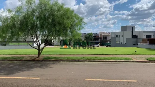 Lote/Terreno à venda, 273m² no Conjunto Habitacional Alexandre Urbanas, Londrina