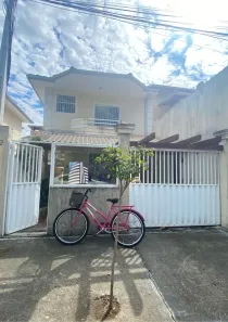 Casa com 3 Quartos para alugar, 107m² no Jardim Mariléa, Rio das Ostras