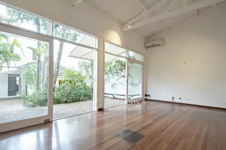 Sobrado com 3 Quartos para venda ou aluguel, 250m² no Jardim Paulistano, São Paulo