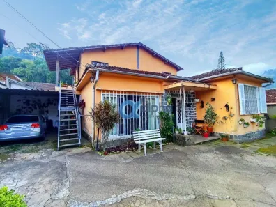 Casa com 4 Quartos à venda, 200m² no Mosela, Petrópolis