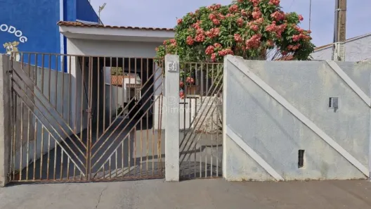 Casa com 2 Quartos à venda, 121m² no Jardim Roberto Selmi Dei, Araraquara