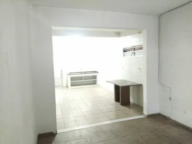 Casa com 2 Quartos para alugar, 70m² no Jardim Santo Alberto, Santo André
