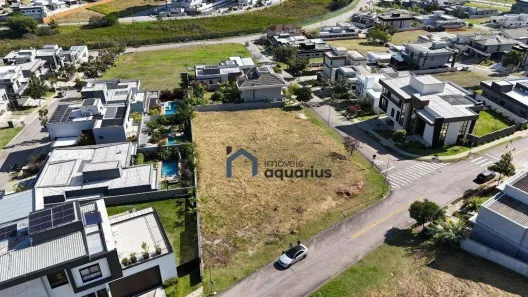 Lote/Terreno à venda, 739m² no Condomínio Residencial Colinas do Paratehy, São José dos Campos