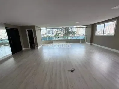 Apartamento com 3 Quartos para alugar, 170m² no Osvaldo Rezende, Uberlândia