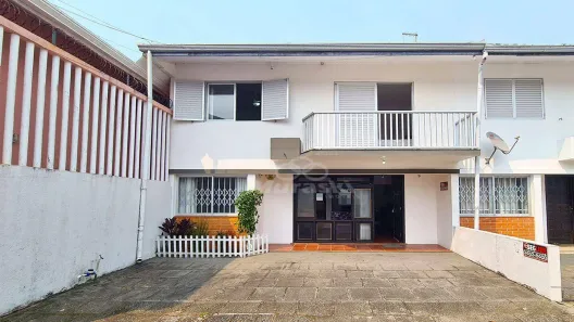 Sobrado com 3 Quartos para alugar, 96m² no Brejatuba, Guaratuba