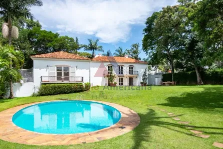 Casa com 4 Quartos para venda ou aluguel, 900m² no Chácara Monte Alegre, São Paulo