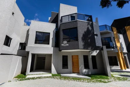 Sobrado com 3 Quartos à venda, 121m² no Uberaba, Curitiba