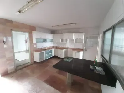 Imóvel Comercial com 4 Quartos para alugar, 320m² no Brasil, Uberlândia