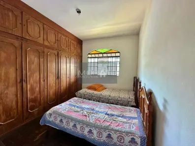 Casa com 6 Quartos à venda, 200m² no Colorado, Contagem
