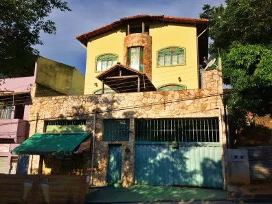 Casa com 4 Quartos à venda, 240m² no São Geraldo, Belo Horizonte