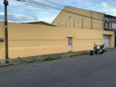 Casa com 3 Quartos à venda, 627m² no Montese, Fortaleza
